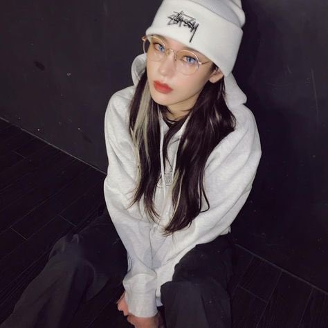 [잡담] 노제 골무비니가 잘 어울리는 여성 1위 | 인스티즈