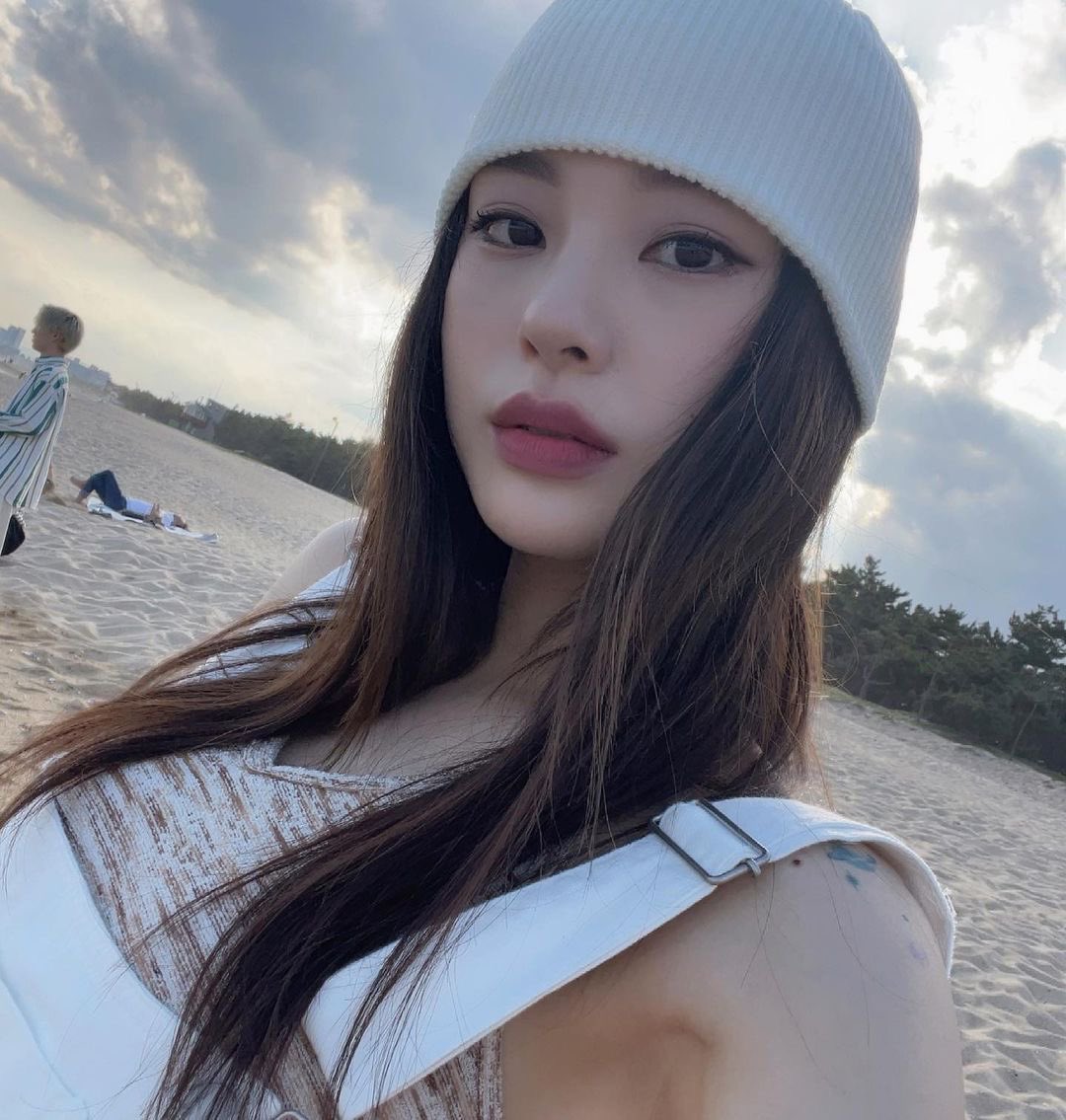 [잡담] 노제 골무비니가 잘 어울리는 여성 1위 | 인스티즈