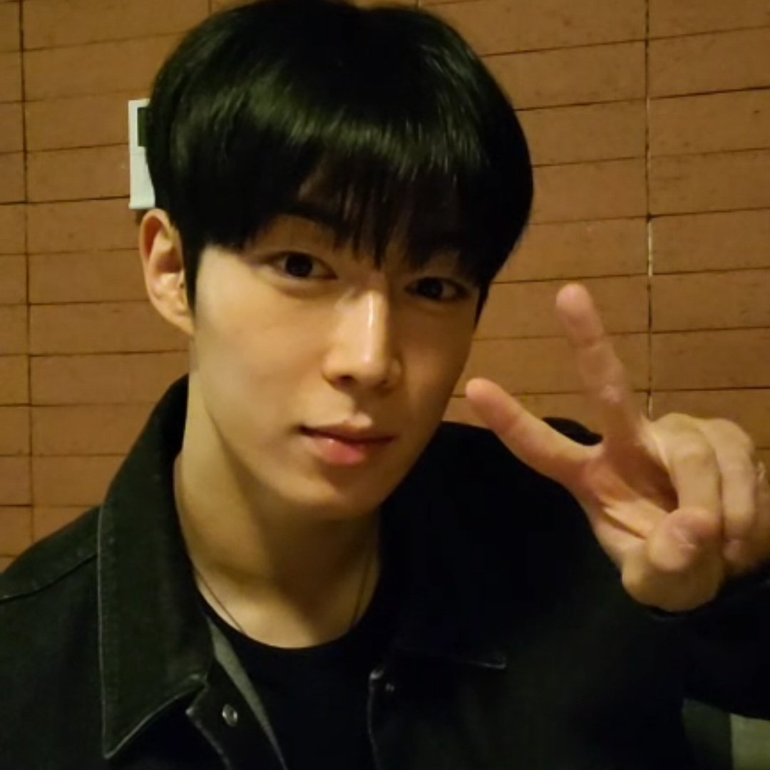 [잡담] 이상혁한테 9첩반상 서포트 넣어주고 싶은 마음.... | 인스티즈