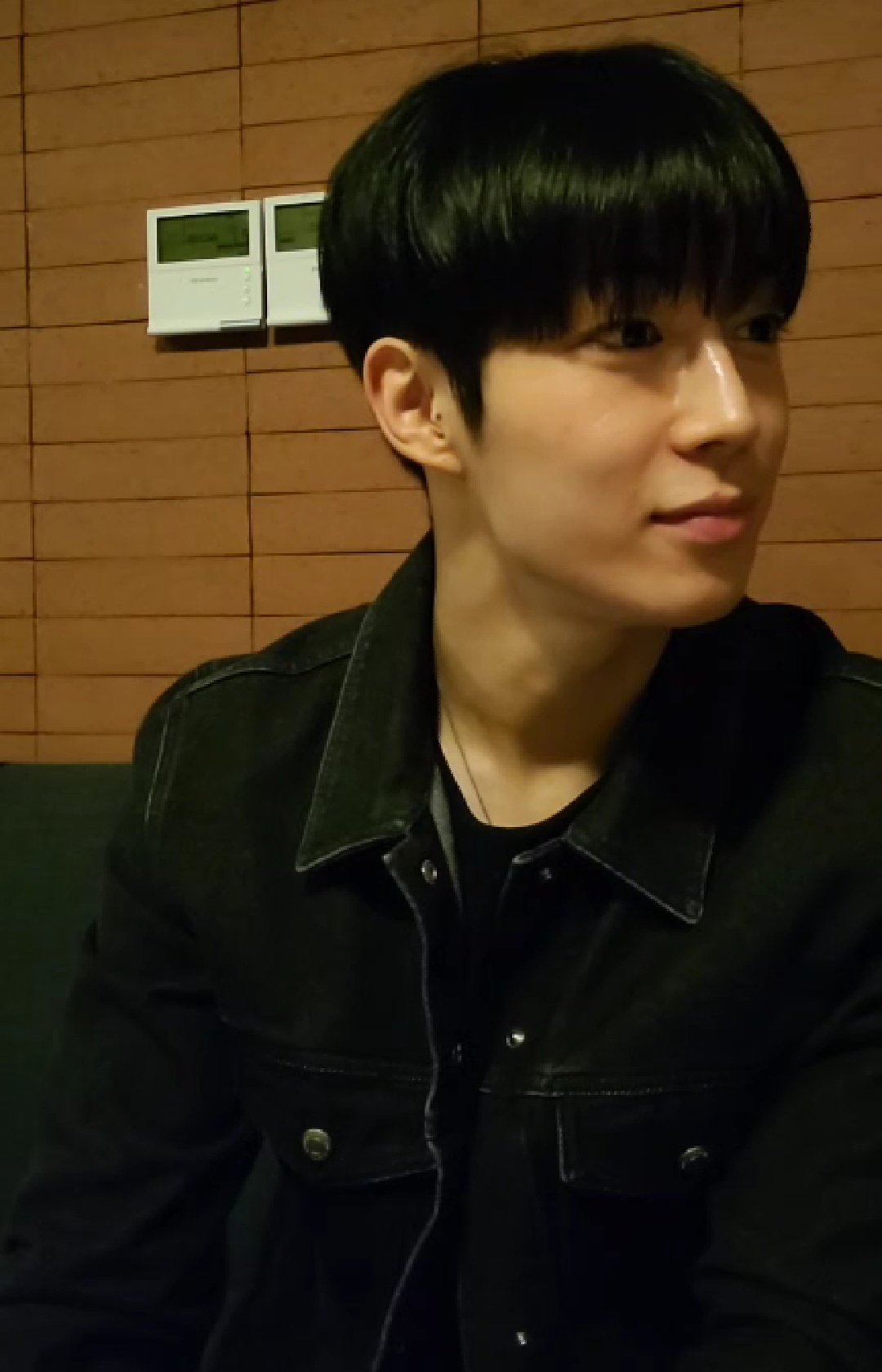 [잡담] 이상혁한테 9첩반상 서포트 넣어주고 싶은 마음.... | 인스티즈