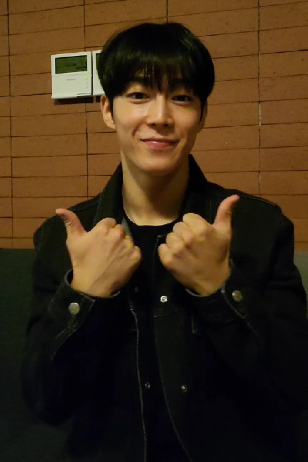 [잡담] 이상혁한테 9첩반상 서포트 넣어주고 싶은 마음.... | 인스티즈