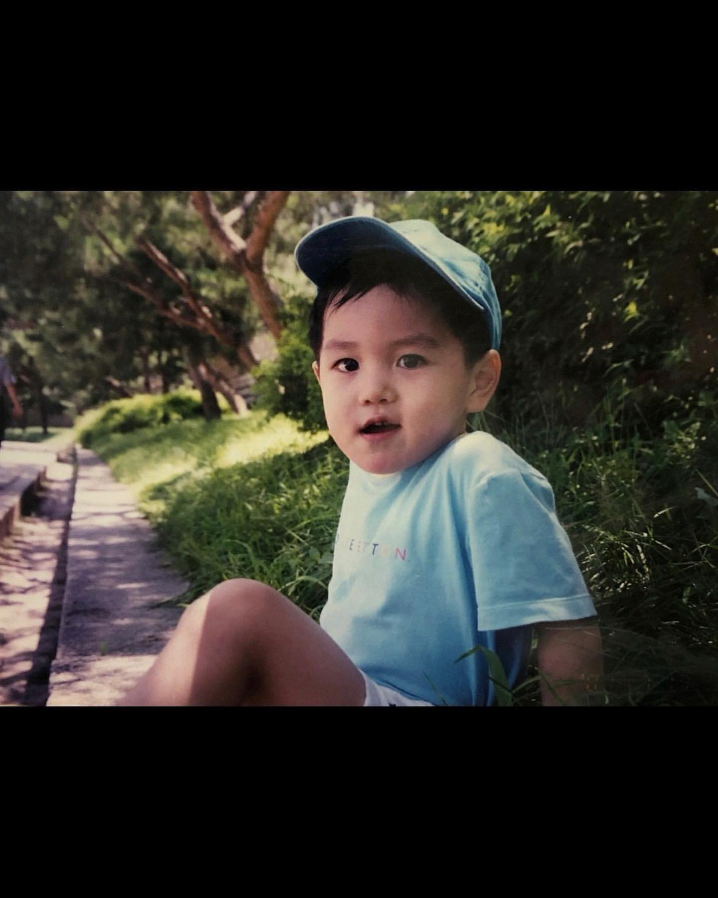 [잡담] 어린이날도 아닌데 아기때 사진올려주는 사랑둥이 | 인스티즈