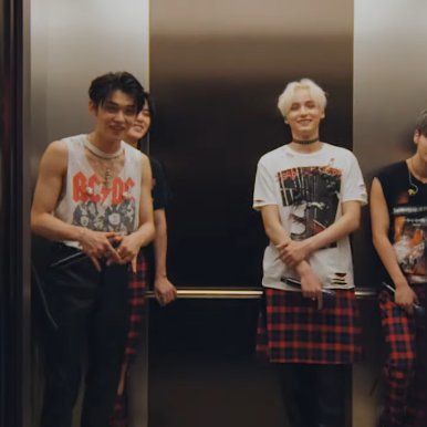 [잡담] 아 투바투 다 어질러놓고 퇴근할땐 뻘쭘해하는거봐 | 인스티즈