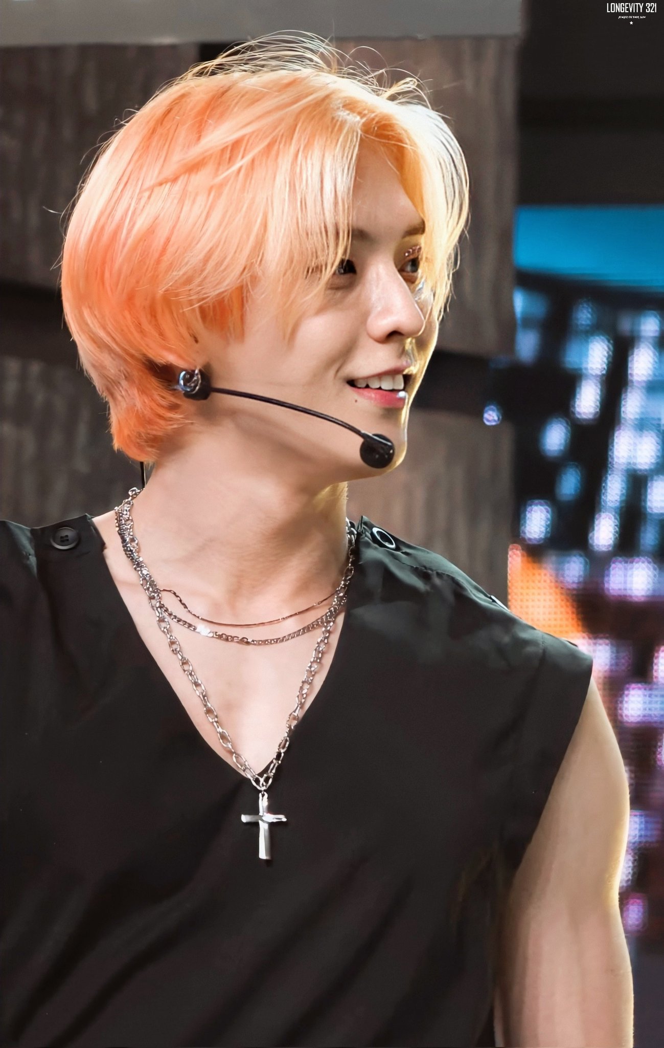 [잡담] 아이홀따라 글리터 붙인 메이크업 되게 특이하다 (주어 비투비 이민혁) | 인스티즈