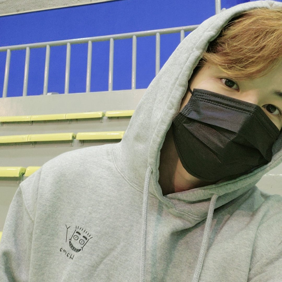 [잡담] 동아리 연습하는데 심심하다고 셑카찍어서 보내주는 썸남st | 인스티즈