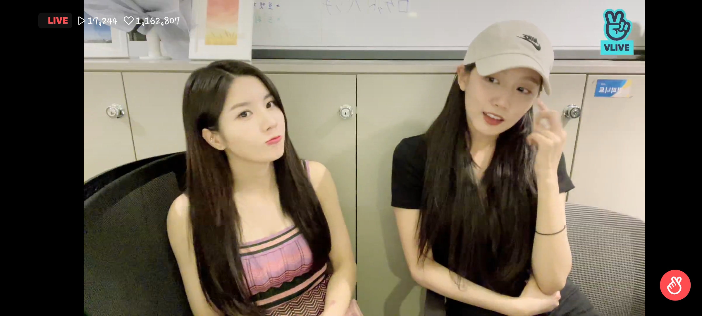 [OnAir] 권은비 정예인 진짜 예쁘다ㅠㅠㅠㅠ | 인스티즈