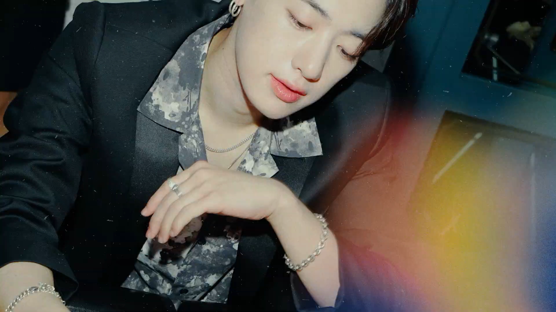 [잡담] 이 둘이서 진지하게 원카드 하고 있는거 생각하면 | 인스티즈