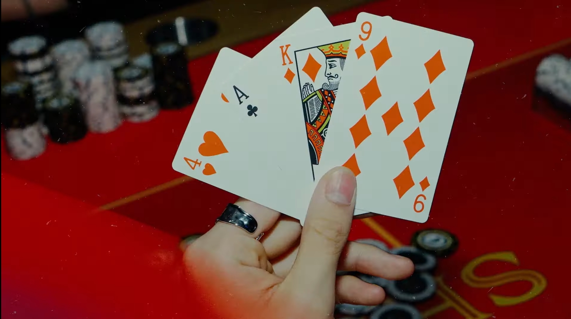 [잡담] 회사가 뮤비티저에서 손 클로즈업 계속하는데 이유를 알겠음 | 인스티즈