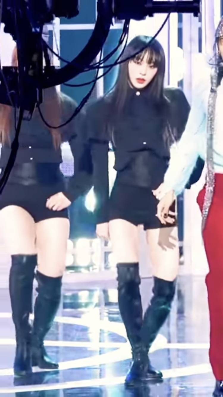 [잡담] 유툽에 뜨길래 막 캡쳐했는데 노제 키가 164라고? | 인스티즈