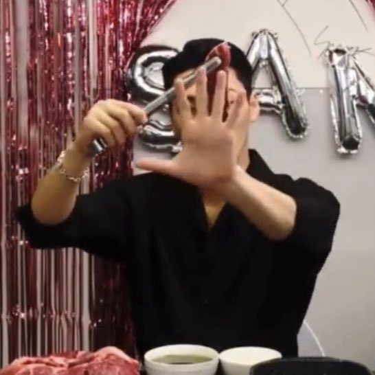 [잡담] 어디서 본 건 있는데 어떻게 하는 건진 모름 | 인스티즈