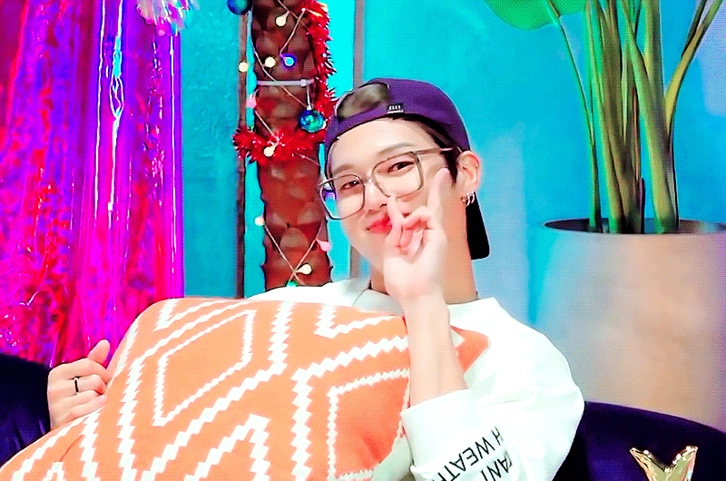 [잡담] 오늘 에이티즈 우영 생일이야 | 인스티즈