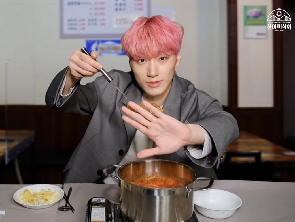 [잡담] 어디서 본 건 있는데 어떻게 하는 건진 모름 | 인스티즈