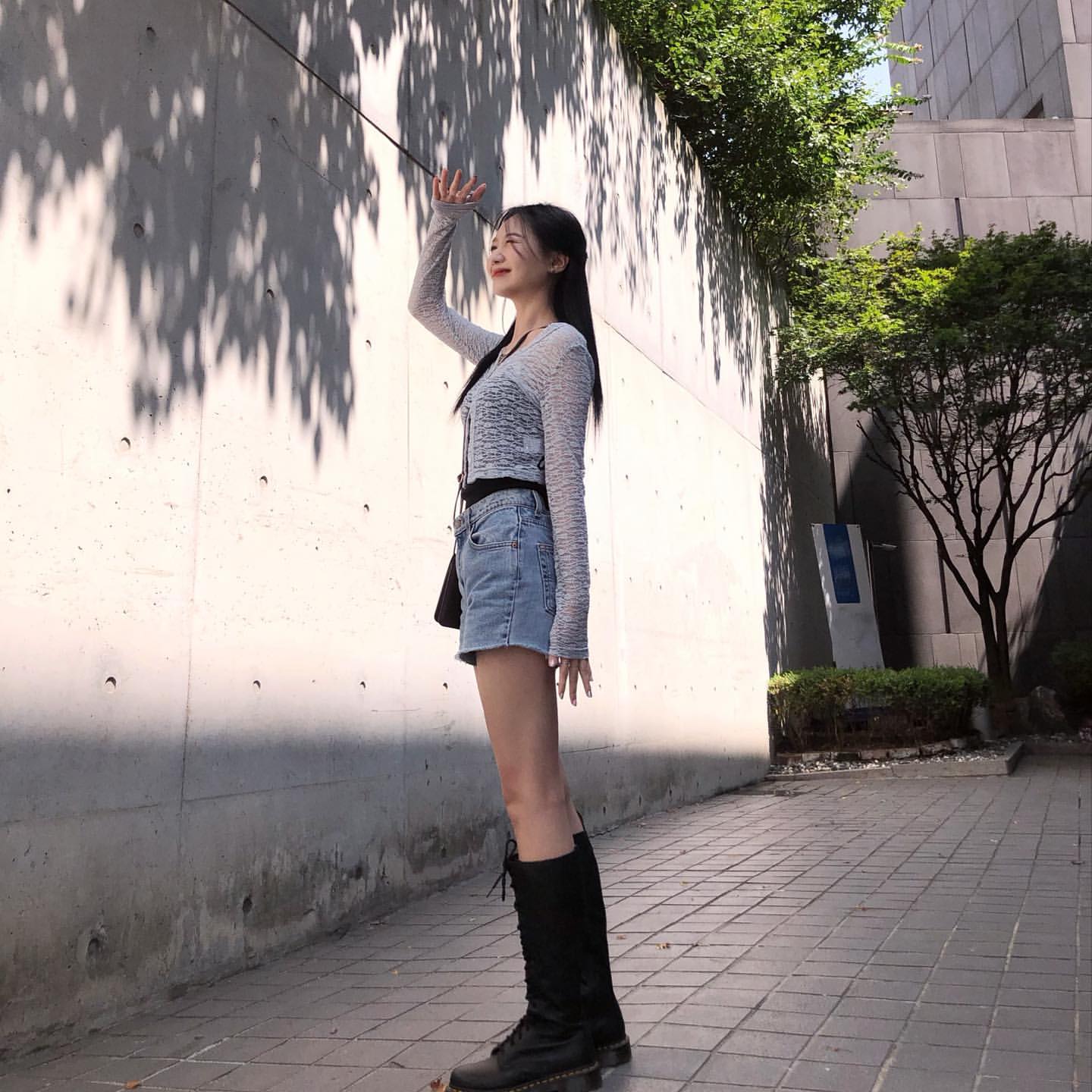 [잡담] 류수정 이사진 길게 나오게 찍었다고해두 진짜 길다아 | 인스티즈