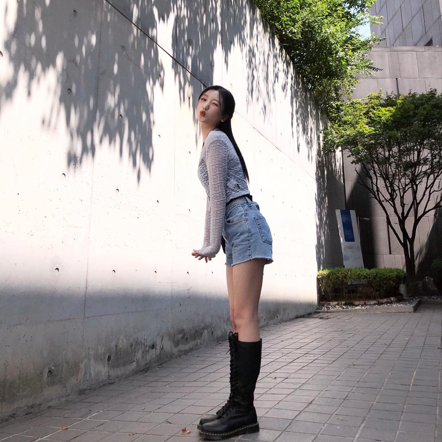 [잡담] 류수정 이사진 길게 나오게 찍었다고해두 진짜 길다아 | 인스티즈