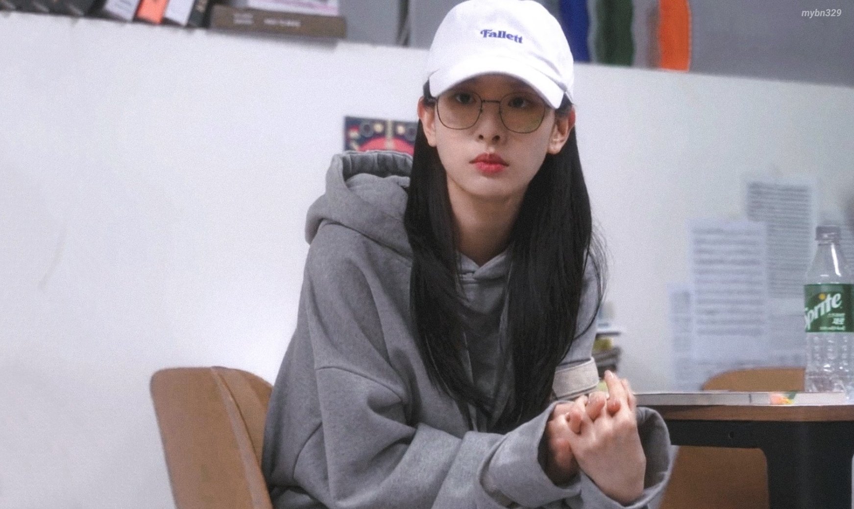 [잡담] 오랜만에 볼캡 설아 보자!!!!! 대체 집에 볼캡 몇 개일까... | 인스티즈