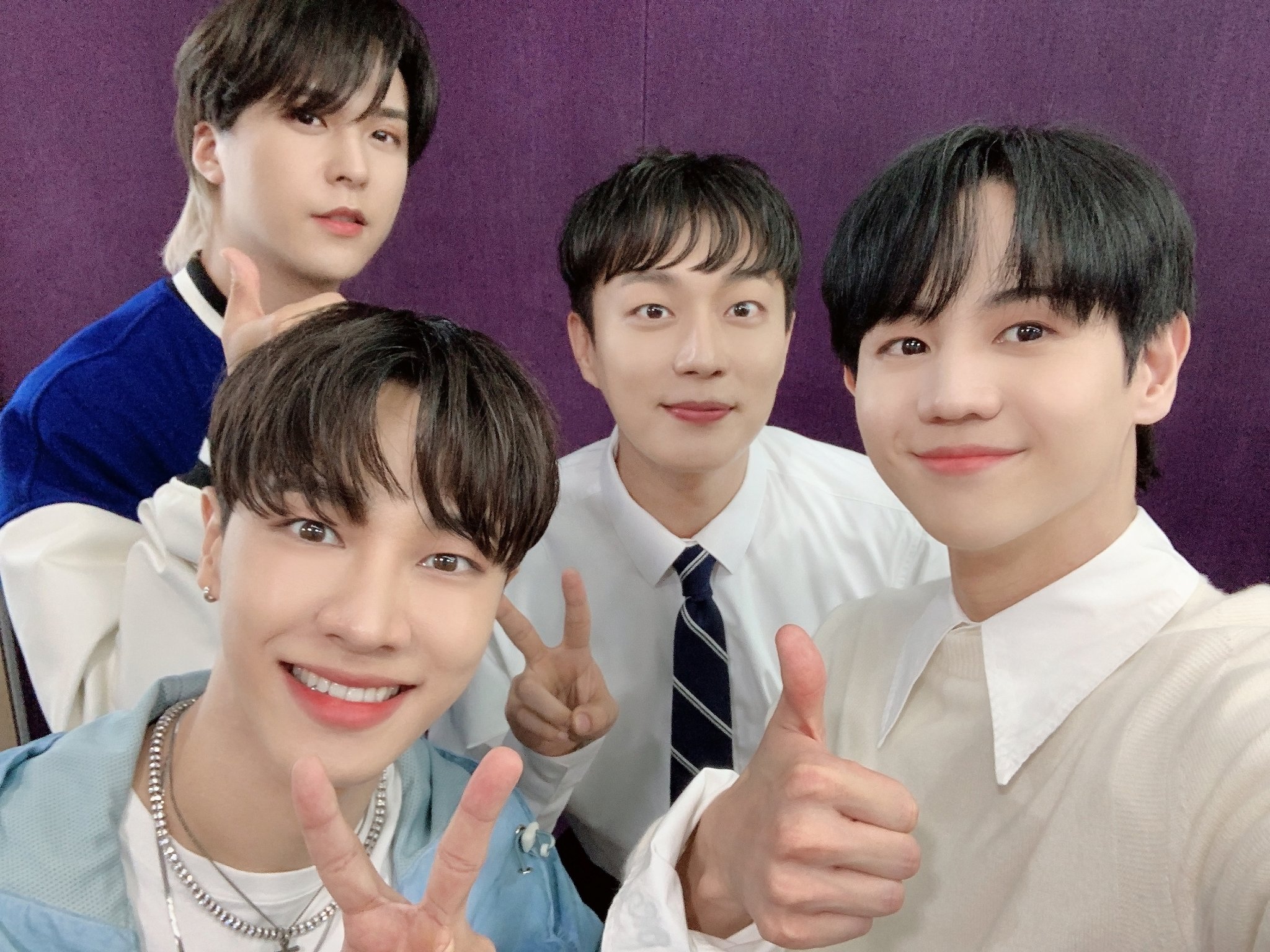 [잡담] 4시 넘었으니까 우리 길똥이들 다 자겠지??ㅎㅎㅎㅎ | 인스티즈