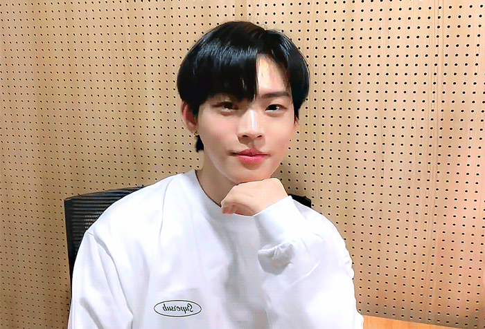 [잡담] 이 사진에서 김효진을 찾아보셔요 | 인스티즈