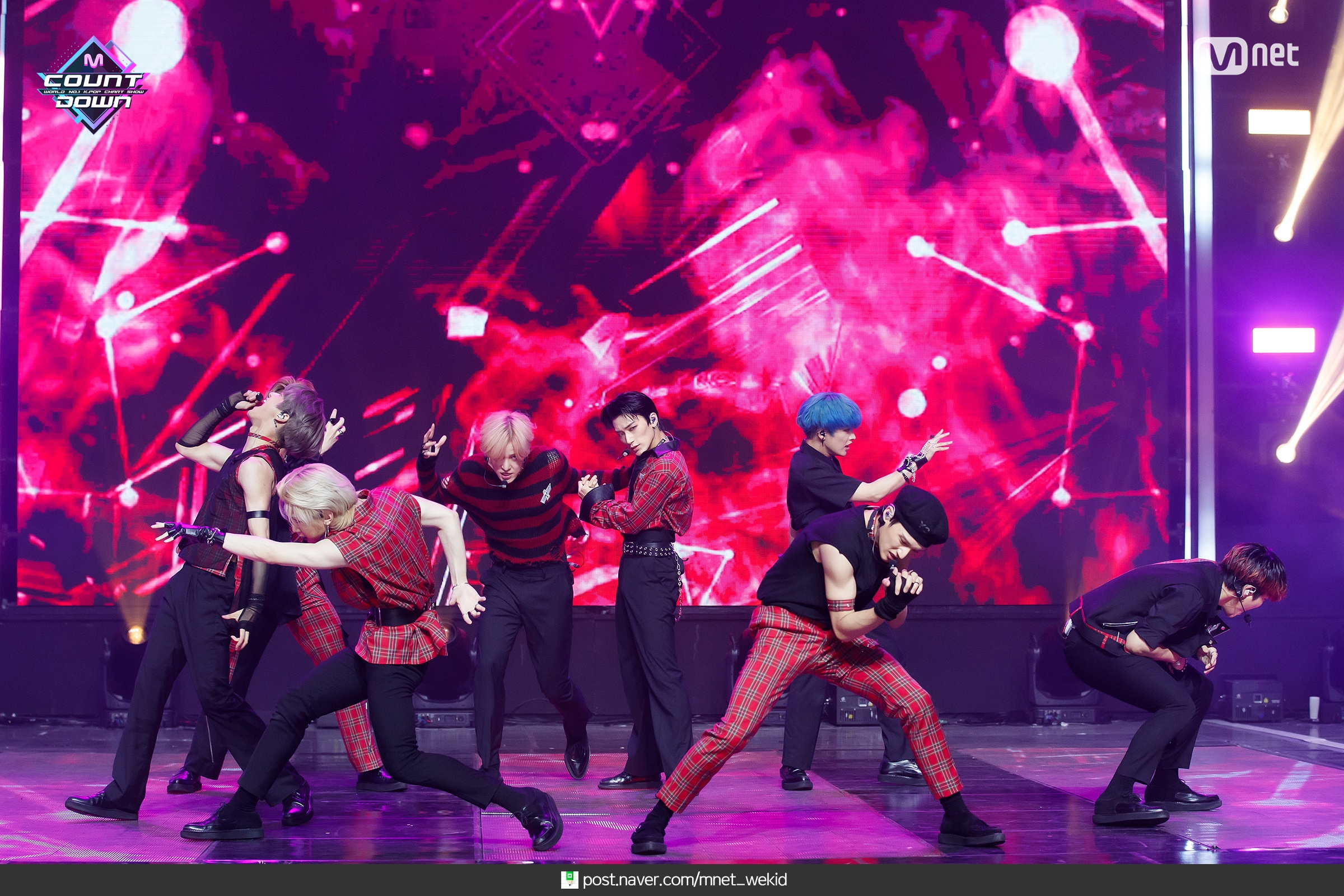 [잡담] 에이티즈 캐캐체 ❤🖤 | 인스티즈