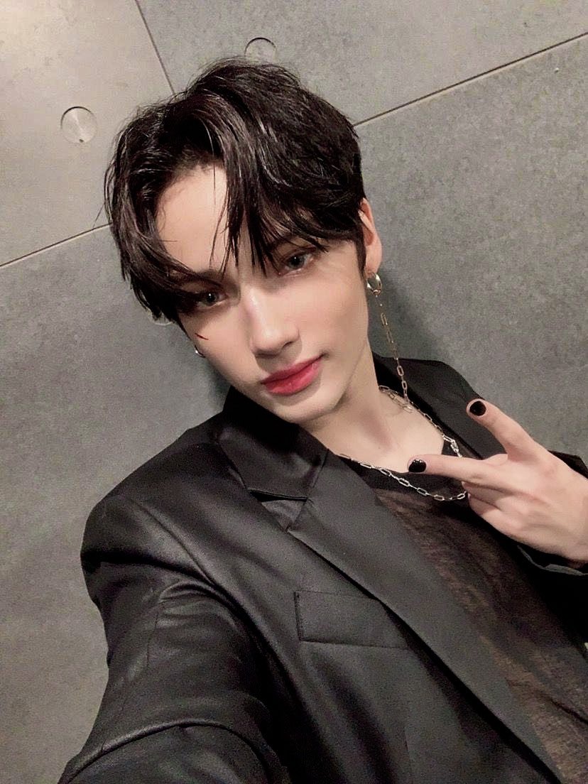 [잡담] 휴닝카이 이 셀카 진짜 미쳤다... | 인스티즈