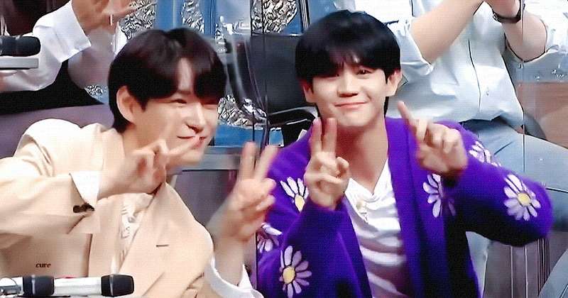 [잡담] 선후배 짤인데 이것만 보면 너무 몽글몽글해.. | 인스티즈