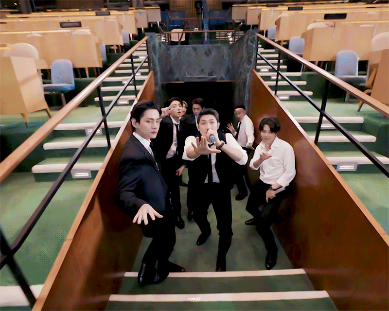 [잡담] 📢📢📢📢이분들 오늘 쟁반 맞으신답니다😆😆😆😆 | 인스티즈