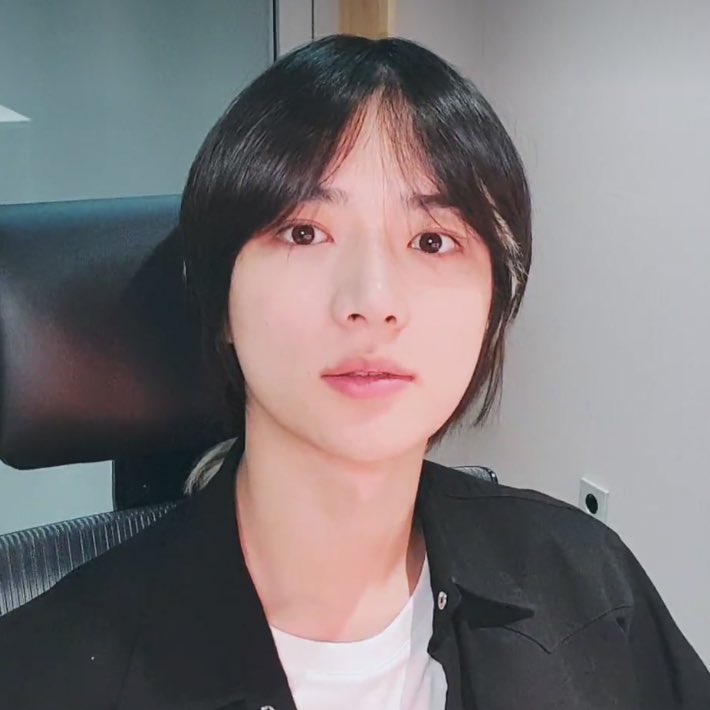 [OnAir] 투바투 범규 머리 묶은거 ㄹㅇㄹㅇㄹㅇ 찐텐으로 예쁘다 | 인스티즈