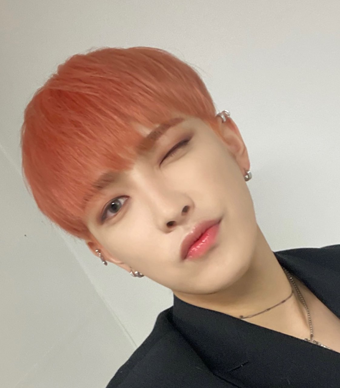 [잡담] 홍중이 이 셀카 진짜 레전드같음 | 인스티즈