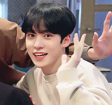 [잡담] 에이티즈 윤호 진짜 우유떡같이 생김 | 인스티즈