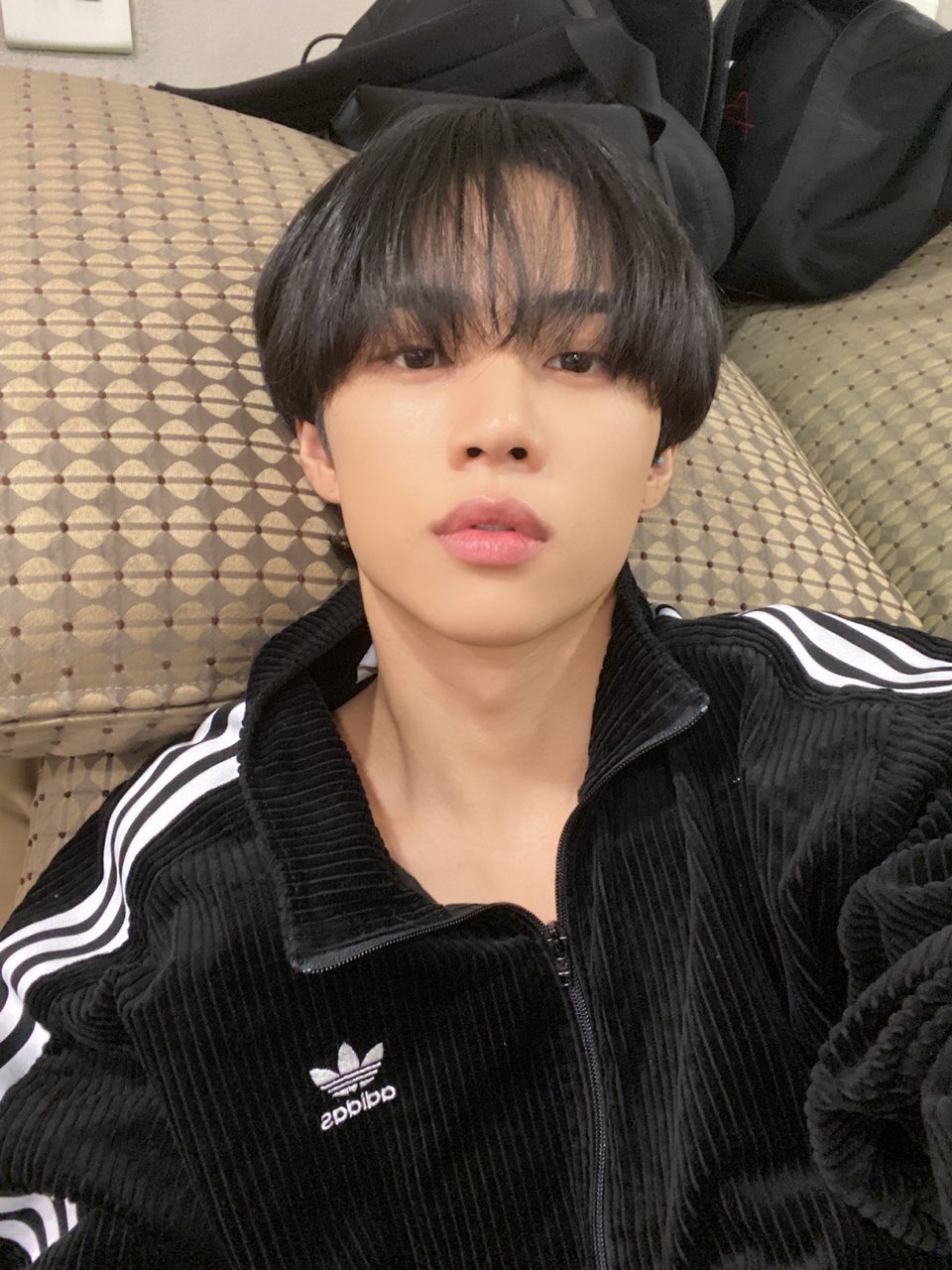 [잡담] 더보이즈 선우 아디다스만 입으면 ㄹㅇ세상 힙해짐 | 인스티즈