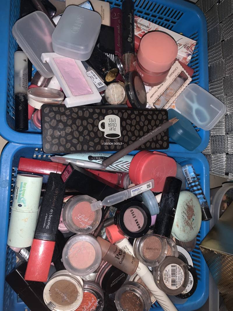 화장대 정리하는데 버릴거 한무더기나옴ㅋㅋㅋ(유물주의,더러움주의) | 인스티즈