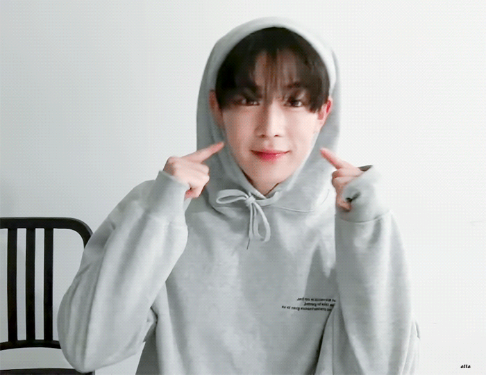 [잡담] 나 후드티 잘어울리는 사람 보면 우는데 | 인스티즈