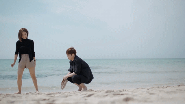 [잡담] 환연 주휘 자기 신발은 어따 갖다버리고 민영이 신발만 챙기고있는거얔ㅋㅋㅋㅋㅋㅋㅋㅋㅋㅋㅋㅋㅋ | 인스티즈