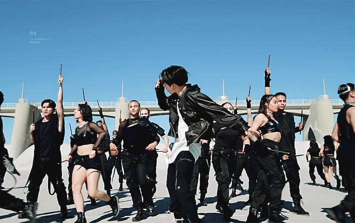 방탄 정국은 성녀파트 고음 지르다가 댄브 센터 서는게 사기같음 | 인스티즈