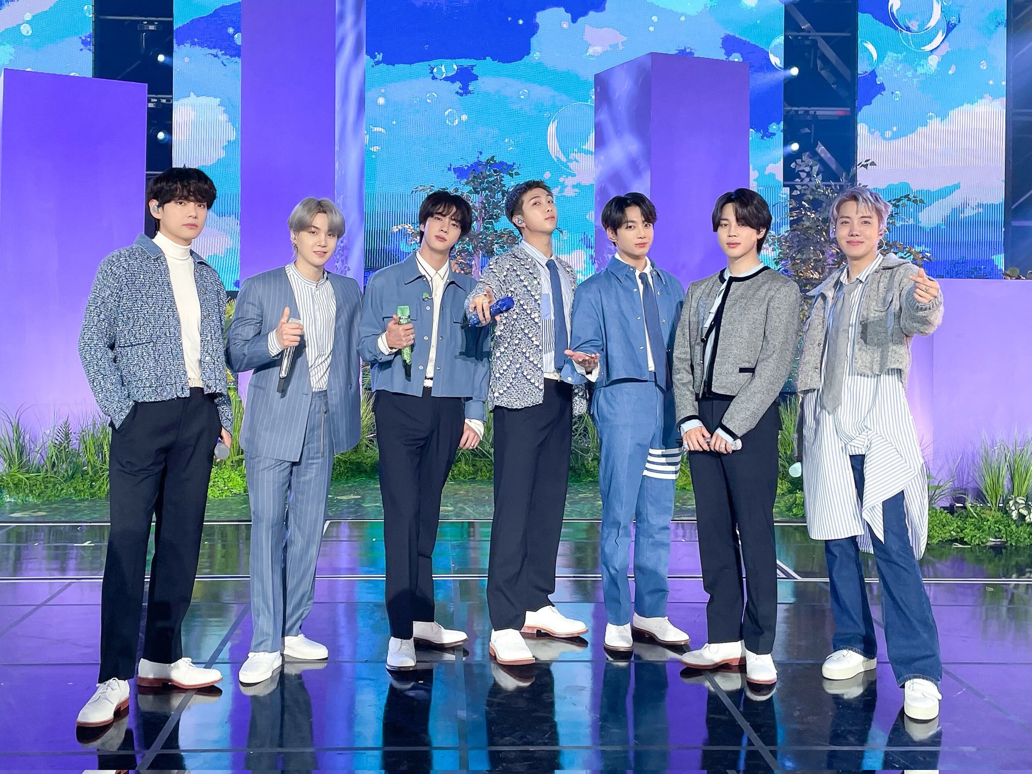 [잡담] 방탄 개개인으로는 웜쿨 갈릴 수 있어도 단체는 무조건 쿨톤임 | 인스티즈