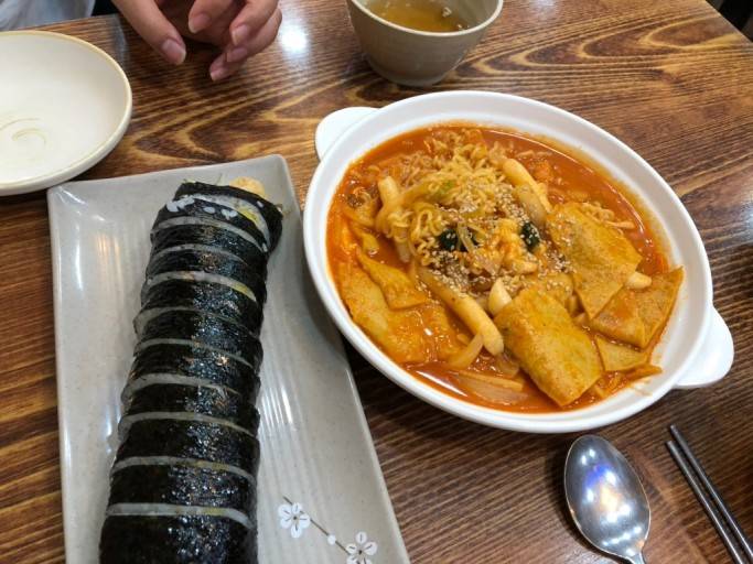 나만 유명 프랜차이즈 떡볶이보다 김밥천국 떡볶이같은 떡볶이 좋아해??? - 인스티즈(instiz) 일상 카테고리