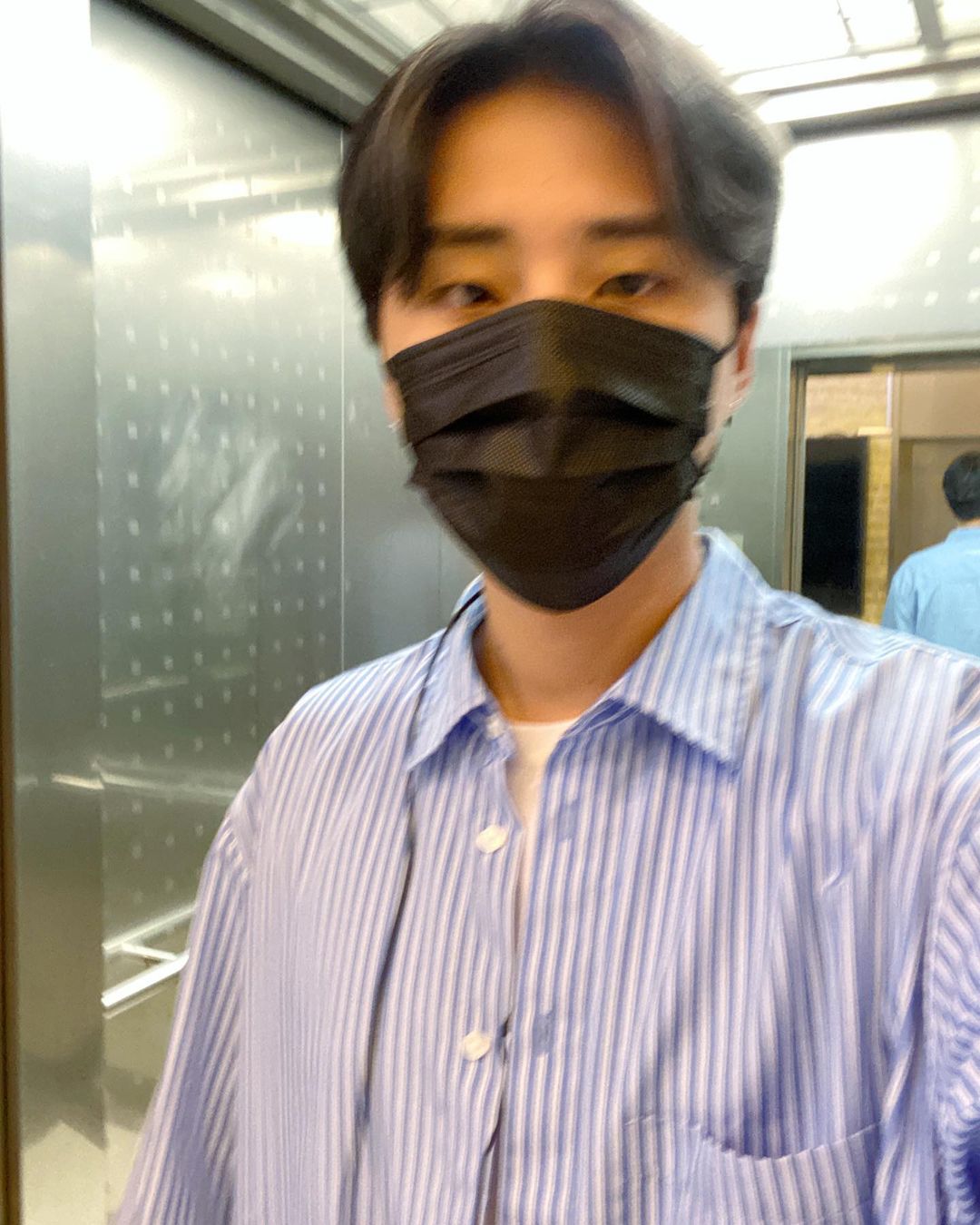 [잡담] 고양이가 주인 몰래 폰을 가지고 도망 갔다🐱 | 인스티즈