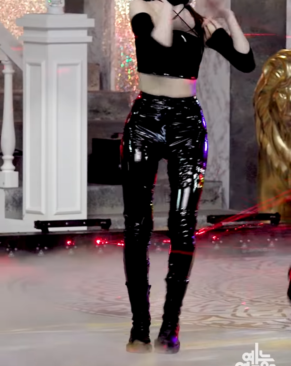 [잡담] 아이돌들 이런 바지 입을 때 진짜 고역이겠다 | 인스티즈