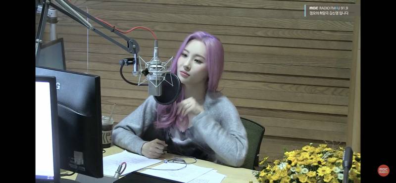 [잡담] 유튜브 떠서 봣는데 선미 개예브다 염색 새로 햇네 | 인스티즈