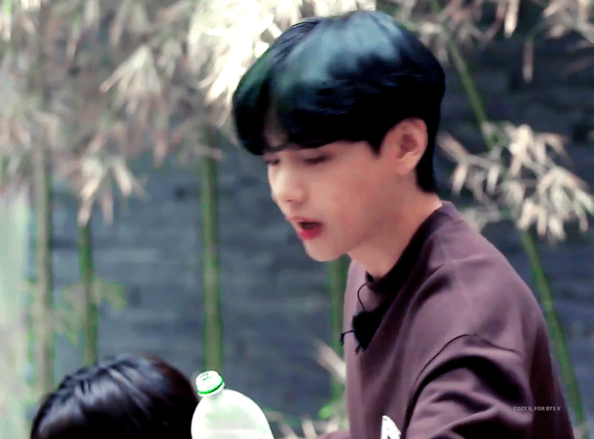 [잡담] 방탄 뷔 머리 좀 둥실하게 드라이해버리면 | 인스티즈