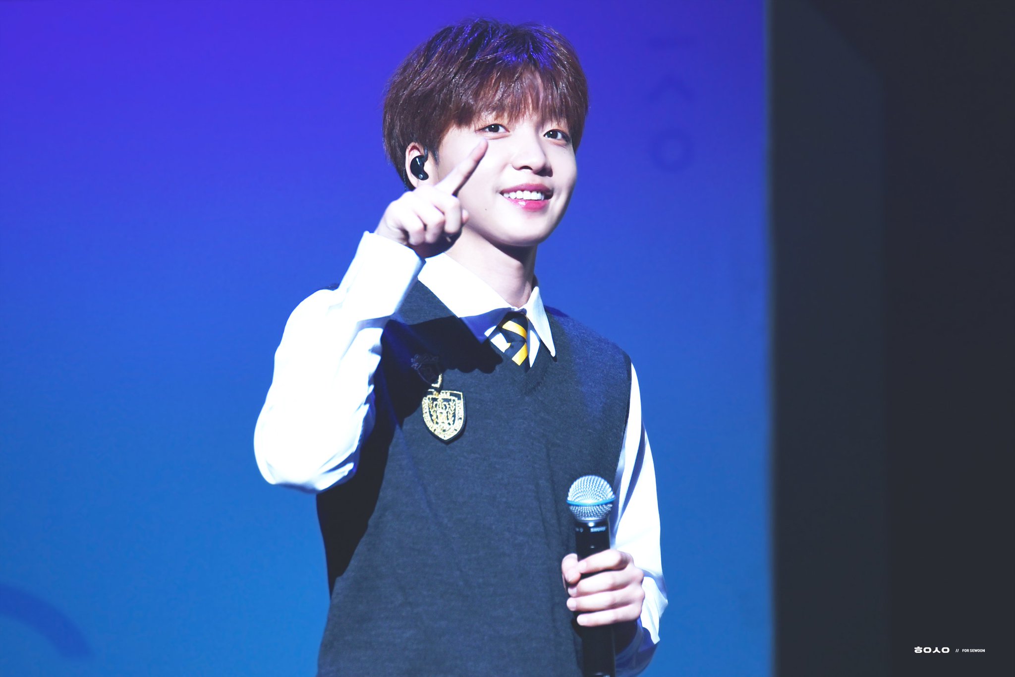 [잡담] 정세운 검지손꾸락이 너무 귀여워 | 인스티즈