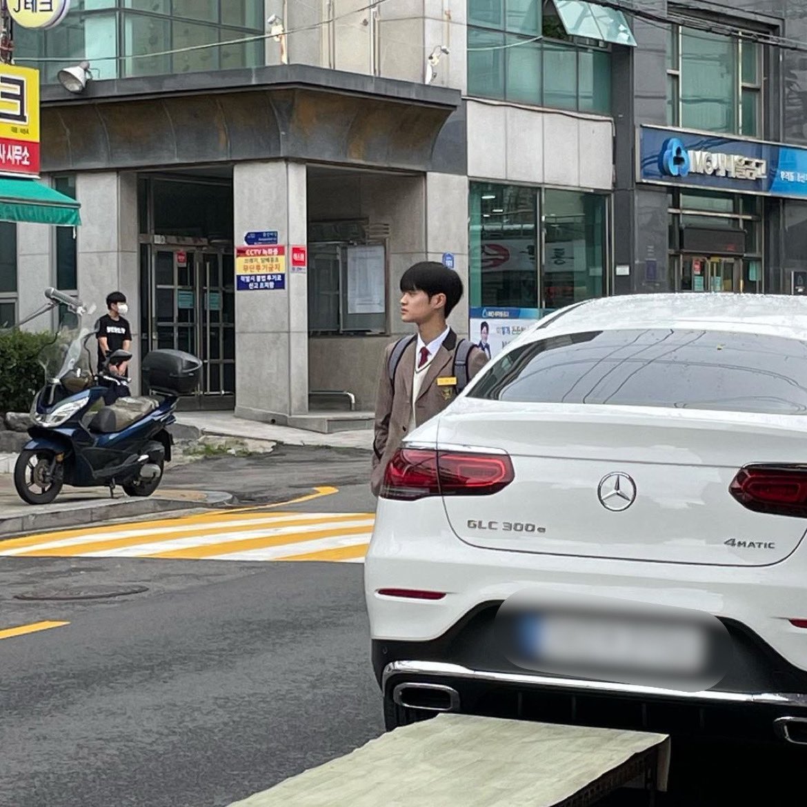 [잡담] 이대휘 목격담 많이 뜨는데 | 인스티즈