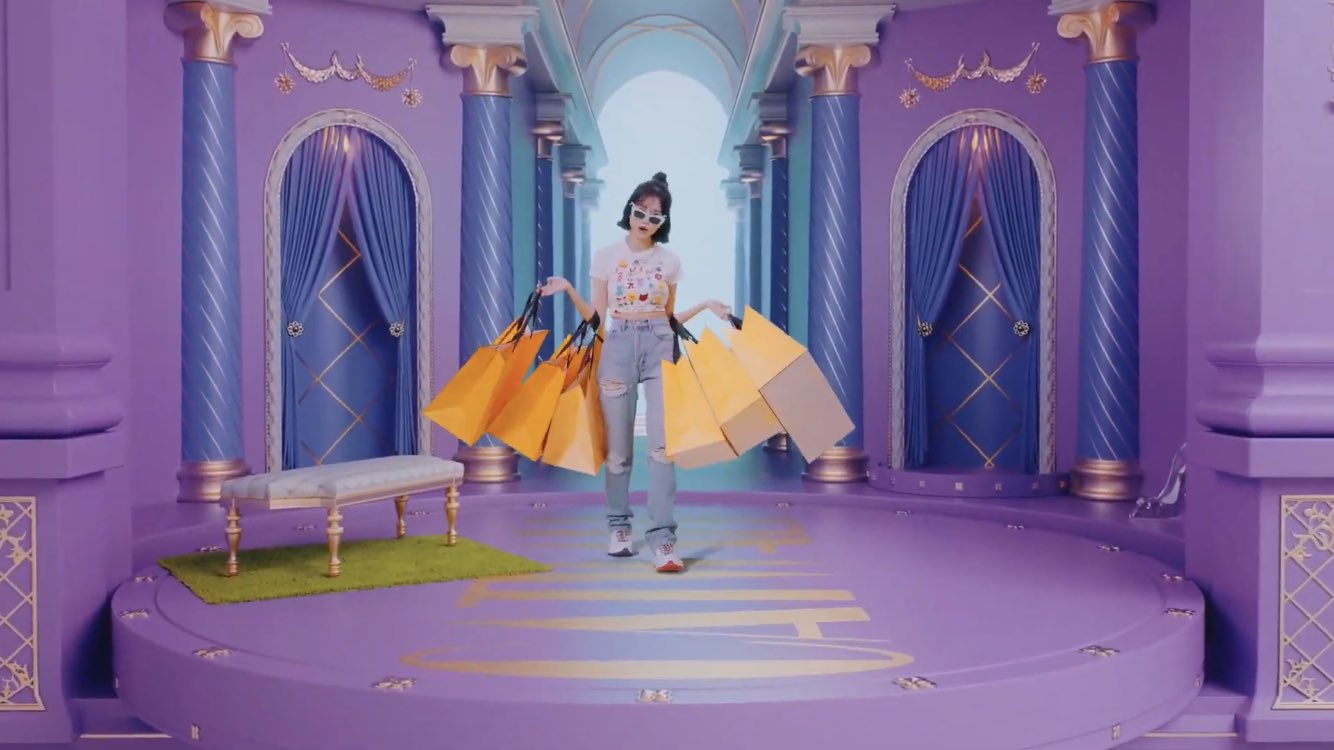 [잡담] 조유리 뮤비 보다가 웃은 장면 | 인스티즈