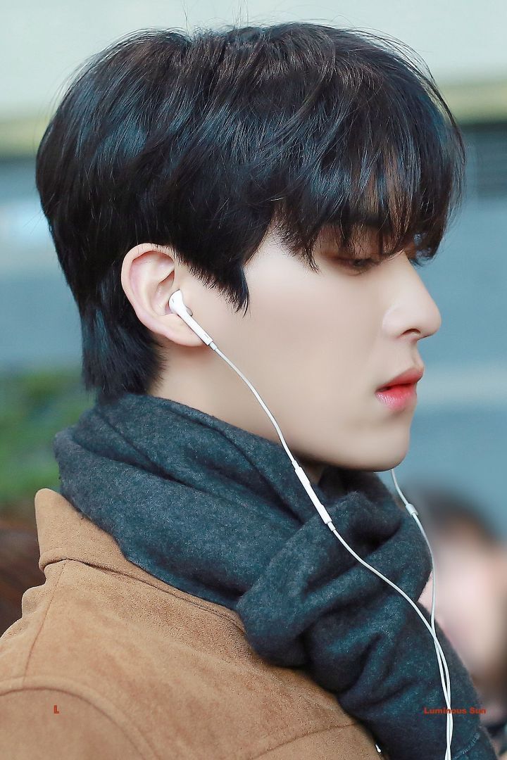 [잡담] 아이홀 깊은거 좋아하는 익들 있어? | 인스티즈