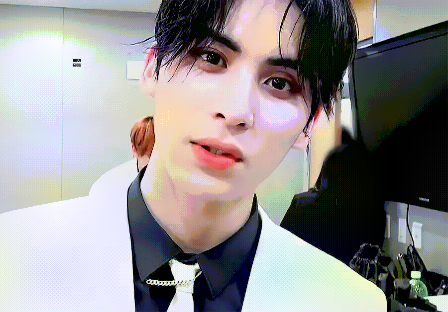 [잡담] 아이홀 깊은거 좋아하는 익들 있어? | 인스티즈