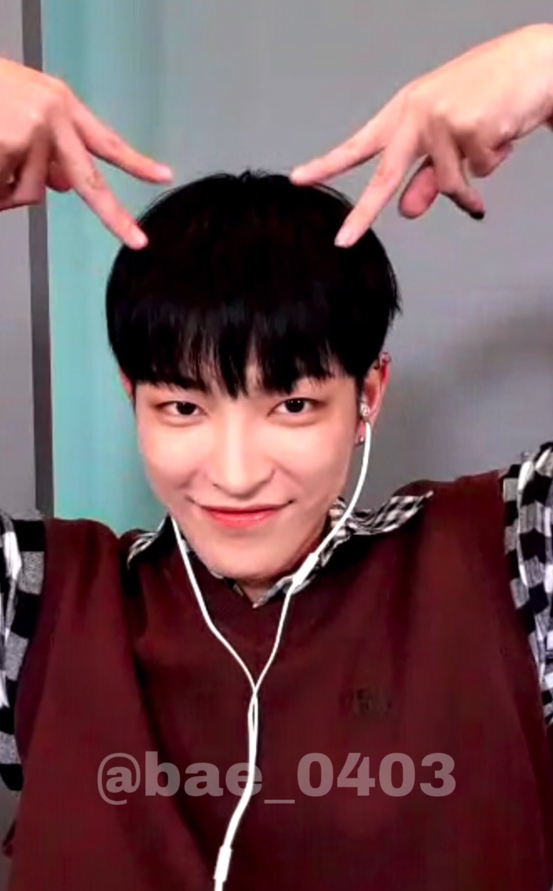 [잡담] 에이티즈 홍중 흑발하더니 완전 중학생 됐어 근데 개잘생김 | 인스티즈