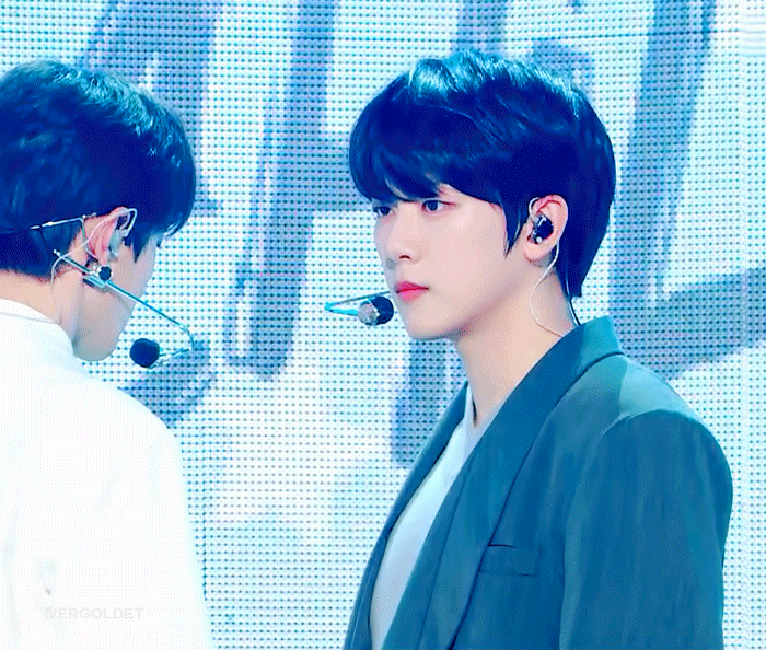 [잡담] 김지범 음중 조명이랑 진짜 너무 잘어울려 | 인스티즈