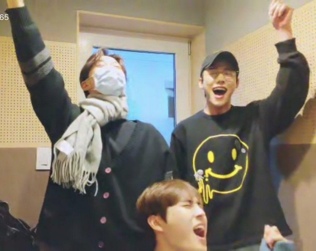 [잡담] 일어나있는 깨비들을 향해 외침 | 인스티즈