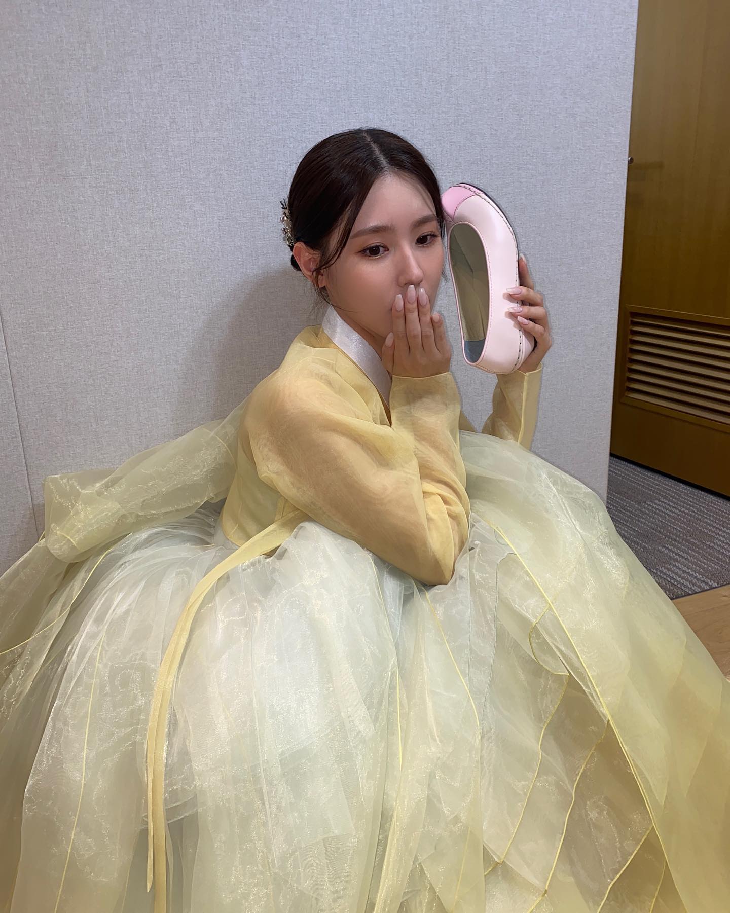 [잡담] 조미연 인스타 프사 정말...𐨛 𐌅 𐨛 𐌅 𐨛 𐌅 진짜로 이걸로 바꾼게 너무 웃김.. | 인스티즈