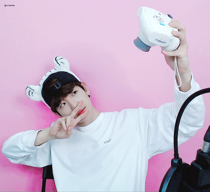 [잡담] 백현이가 사진을 너무 예쁘게 찍는다 어떡하냐 | 인스티즈