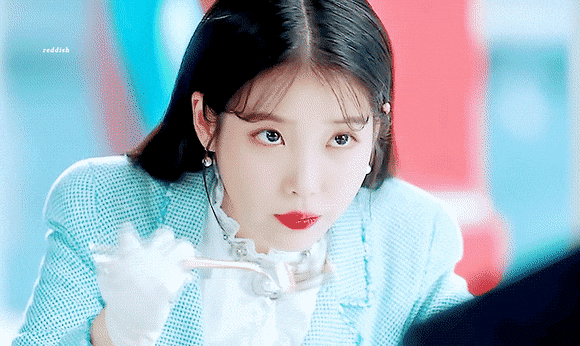 [잡담] 아이유 이 짤 만 봤을때 동물상? 뭐닮은거같앙 | 인스티즈